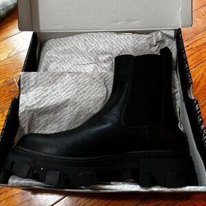 Black Nokwol Boots